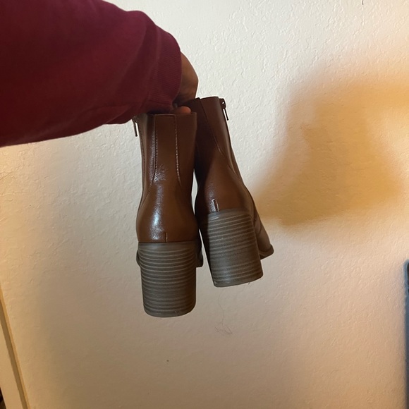 UNIVERSAL THREAD FAUX LEATHER BOOTS - Picture 3 of 5